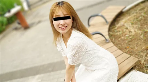 10musume 021224_01 通过搭讪勾搭到性阈值低、淫荡的大胸妹子