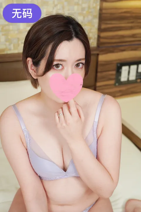 FC2-3245176 【无修版】【人妻】结婚两年，与丈夫无性生活。无法抗拒那根挺立的年轻肉棒，蜜汁直流……