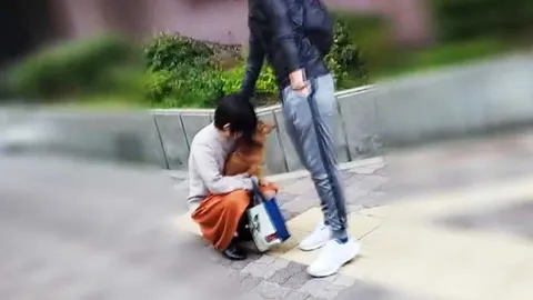 FC2-3129172 【个人】黑发短发、爱狗的新婚妻子。在遛爱犬时被抓获，随后闯入新婚住所，甚至对宠物置之不理