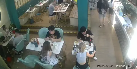 学生妹遭遇咸猪手