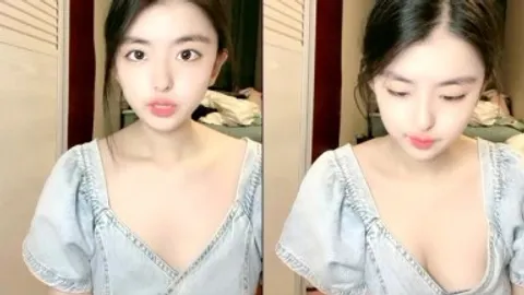 Joy宝贝--治愈笑容，五官小巧，萝莉宝藏女孩，怎么有那么甜的正点女孩，小奶兔软又翘挺！