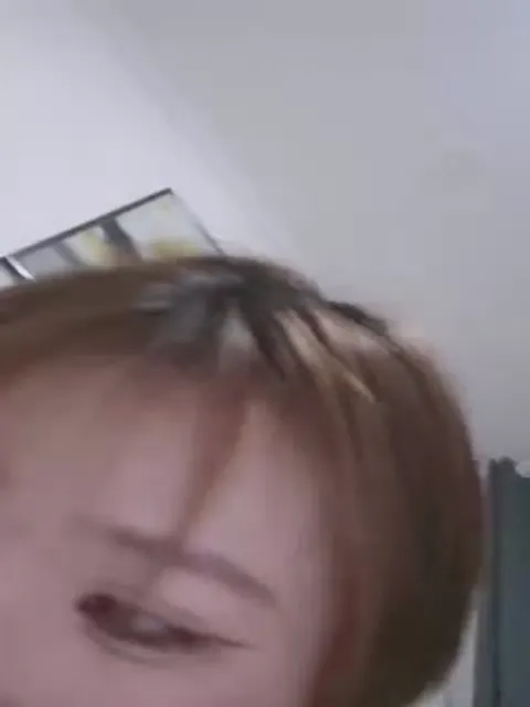 老主播套路婊第一视角掰b自慰，道具插b，火机燎b毛，卖力口活手持镜头操b，直接内射