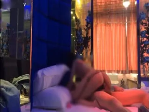 某艺术学院高颜值气质性感大美女酒店和大长屌激情啪啪视频流出,男的真会玩
