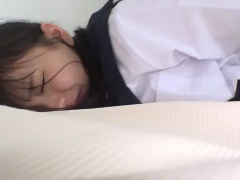 【带码】FC2-3402466 【已核实学生证】与货真价实的新生在危险期内射 # 向父母报告怀孕。※售完即止