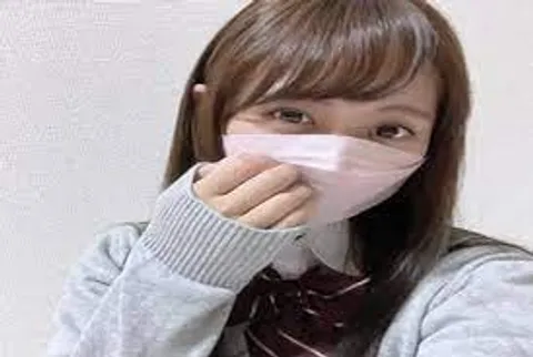 【带码】FC2PPV-3490025 200●年出生、真实1○岁的诺米酱，只对年长者感兴趣、热衷P活的美少女，中途摘下安全套内射。※对于因持有本片而引发的纠纷，恕不负责。