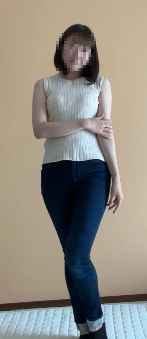 FC2-4384249 新人妻由依 33岁·自愿调○『直插性经验较少的人妻体内』。。。精油按摩