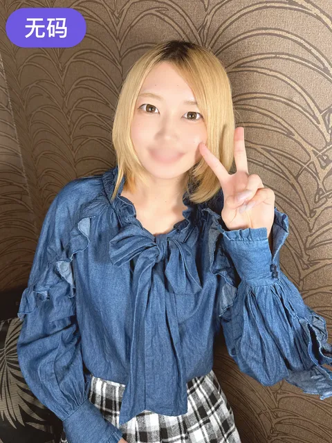 FC2-4397306 【小恶魔美体×19岁的性感女郎】 激情四射的亲密戏♡初次体验各种事情的莉莉酱♡浓烈