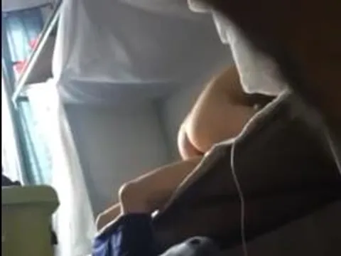 模特自拍_宝妹_自恋的美女对自己的胸疯拍