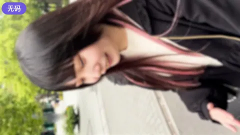 FC2-4431781 【首度·无修】 凭借温柔嗓音俘获男性的热门主播琳酱。奇迹般地露脸出演。低语般的呻吟声