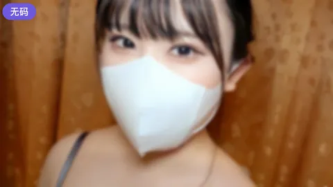 FC2-4463217 【无】 在街上邂逅的完全素人美女，带她去酒店，让她穿上过膝袜，拍摄性爱视频。还是第一次