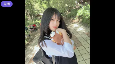 FC2-4466529 首次拍摄·露脸！仅限明天！刚转学来的怕寂寞女孩，关西口音可爱得不得了