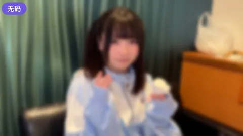 FC2-4486566 【全脸出镜】适合吃马卡龙的正牌合法巨乳妹子。可爱的脸庞变得迷离，那处还未成熟……