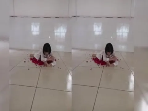 可爱少女马紫昕被假星探骗自拍裸舞惨遭泄露为了成名脑残少女