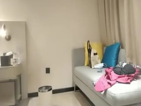 重金拿下大奶美少妇