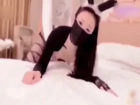 极品兔女郎的黑丝诱惑！巨乳干到高潮！超顶..潮吹女神！撸点极高预警！