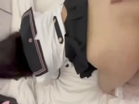 过年和网聊半个月的K装高中学生妹见面