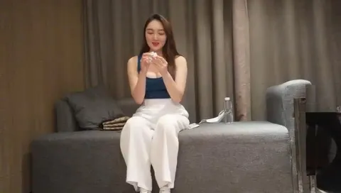 约到气质美女，可以好好搞一炮