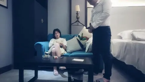 零零后嫩妹出来混，操的瘫软半天