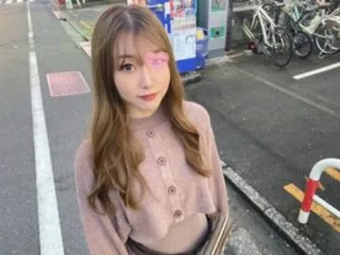 FC精品无码PPV_为了买到新衣服，每天引诱男人的苗条女子遭到了惩罚
