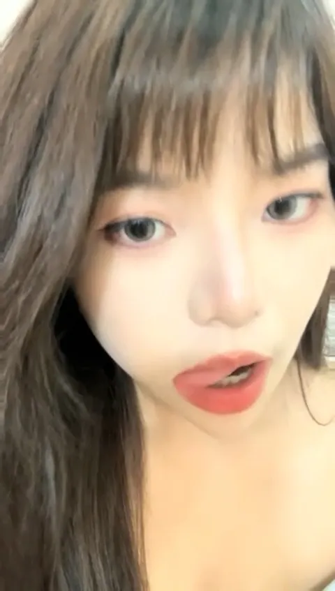 新来肉感小美女！3小时激情操逼！摄影小哥旁边观战，第一视角大屌吸吮，特写骑乘位，大屁股猛砸