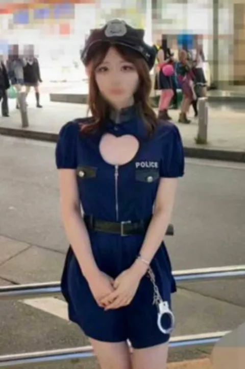 FC精品无码PPV_娇小妹系美女在暗黑万圣节中进行Cosplay暴露，一起喝酒并参与群交
