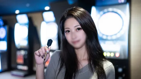 FC精品无码PPV_首次露脸拍摄 限量发售 无修正 电影画风 拥有这般美貌却其实有些害羞的纯真可爱E罩杯美女