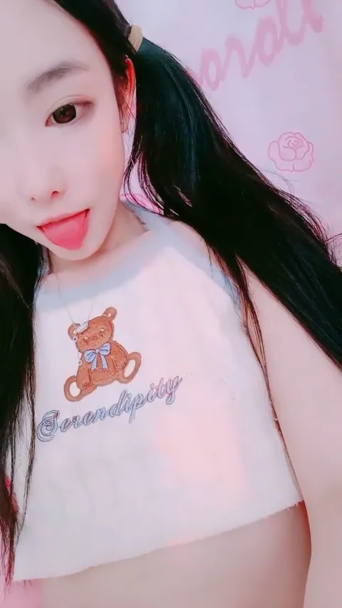双马尾极品美少女！黑丝美腿粉嫩小穴！翘起屁股掰穴，说话嗲嗲嗲娇喘呻吟，美穴极度诱惑