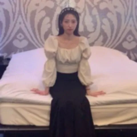 FC精品无码PPV_这个年纪却散发着极具诱惑力的魅力，身材绝佳的美女