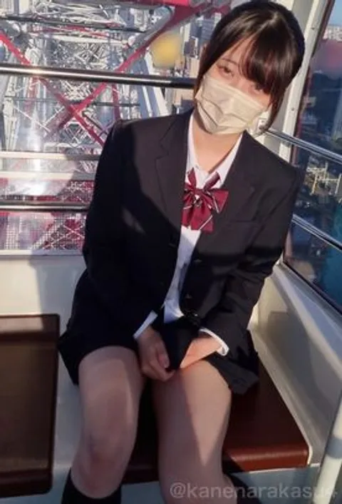 FC精品无码PPV_未经许可在乡下居住的现役高中生，在摩天轮上进行露体性爱，摇晃着发育成熟的美乳