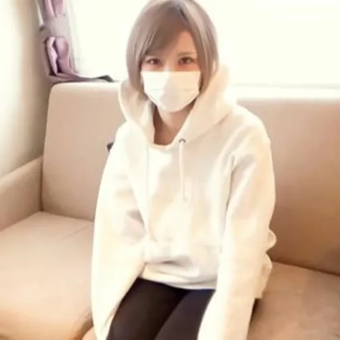 FC精品无码PPV_为了获得中出自拍的临时奖金，特此公开我们公司成绩不佳的年轻女新人