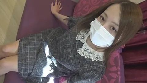 FC2PPV-1274494 【个人拍摄】21岁的艾莉娜，容貌姣好、气质高雅的“千金小姐”系无毛少女，大量内射