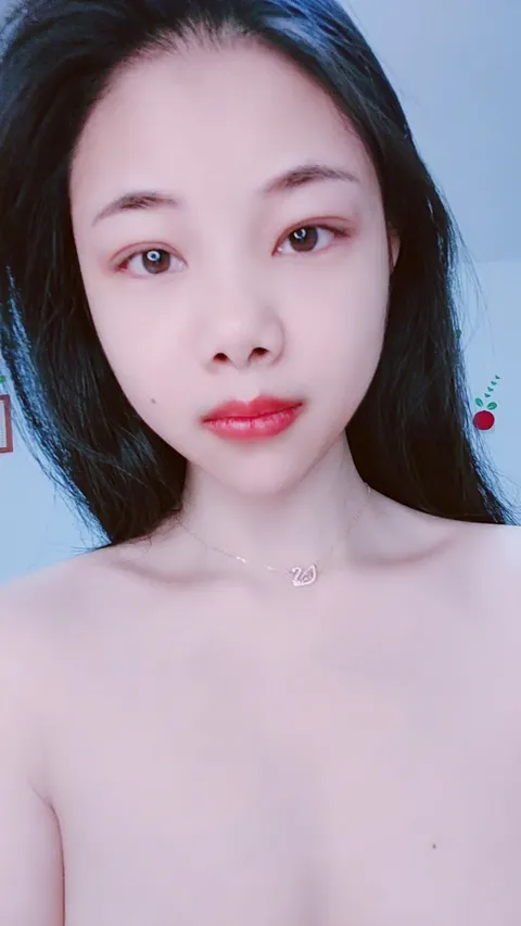 【禁漫直播】大过年了,也不忘记赚外快,卧室中和娇小老婆口交打飞机,玩穴啪啪后入女上位摇起来