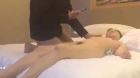 迷奸某大学外语系02年大学靓妹滴蜡颜射身份证生活照曝光
