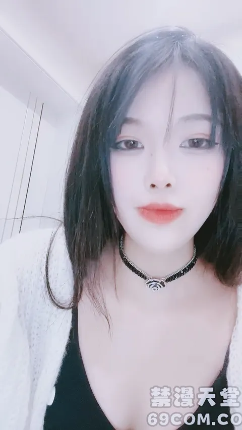 【禁漫直播】女神尤物露脸来袭,火辣激情艳舞,抖奶电臀性感展示,揉奶玩逼特写展示,近距离看逼淫水都发亮精彩不要错过