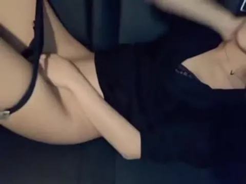 色诱司机车震激战直接脱了司机裤子开始玩