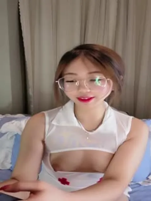 大奶子小嫩B风骚大屁股诱惑两姐妹激情大秀.